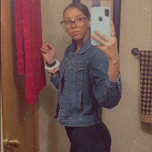 Meet your Posher, Alijah